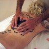 לב בטיפולי אבנים חמות Ayurveda Marma massage